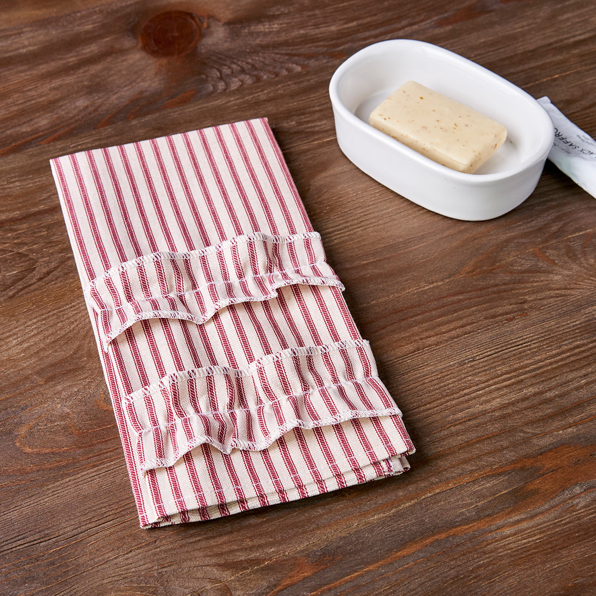 White towels with red trim deals